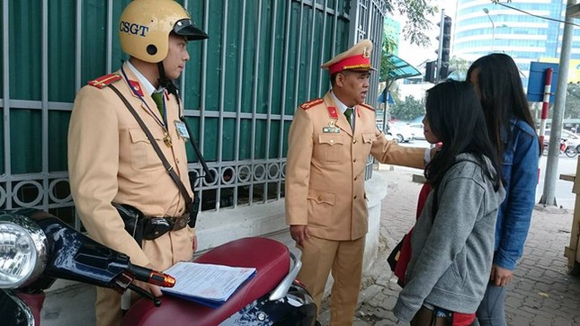 Chạy xe điện, xe máy cần giấy phép lái xe hạng A0, teen và phụ huynh có ý kiến trái chiều ảnh 2