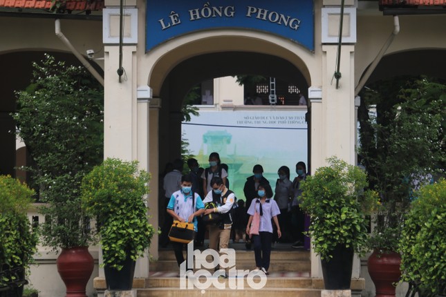 Nhận định đề thi Văn THPT: Teen mừng như “trúng tủ”, thầy cô vẫn lo lắng về phần Nghị luận ảnh 2