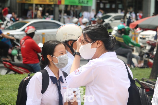 Nhận định đề thi Văn THPT: Teen mừng như “trúng tủ”, thầy cô vẫn lo lắng về phần Nghị luận ảnh 4
