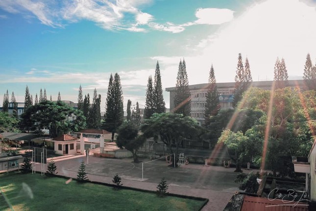 “Ôm tim” trước những ngôi trường view đẹp như phim ảnh 6