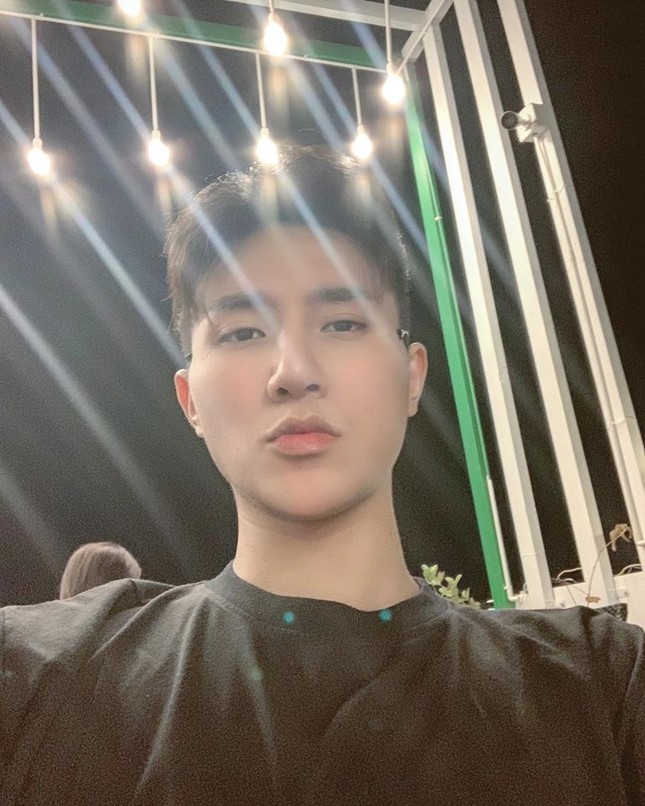“Nam thần” TikTok mới khiến cộng đồng mạng chia phe với clip thả thính “Em là của anh” ảnh 4