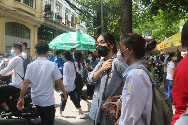 Đề thi Văn THPT: Bàn về việc trân trọng cuộc sống mỗi ngày, phần NLVH “gọi tên” Đất nước ảnh 5