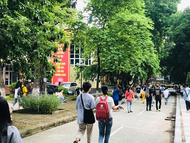 Thi năng khiếu của trường Báo: Nghĩa cử đẹp mùa dịch COVID-19 được đưa vào đề thi ảnh 9