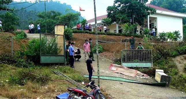 Liên tiếp những vụ tai nạn học đường: Nguy hiểm rình rập ngay trong trường học ảnh 4