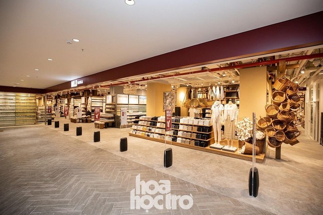Ngày mở cửa đầu tiên của Muji Việt Nam: Flagship “siêu to khổng lồ” cái gì cũng có ảnh 4