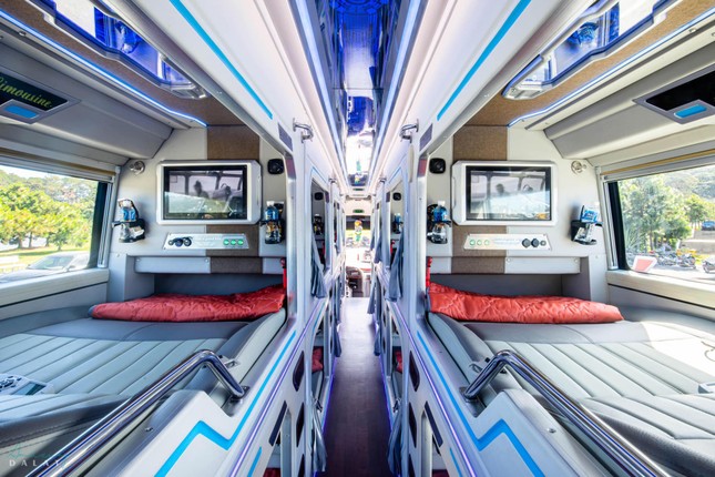 Tin vui cho hội mê Đà Lạt: Xe limousine giường đôi xuất hiện, “xịn” như khách sạn 5 sao ảnh 2