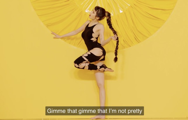 IU - HyunA đồng loạt comeback, dân tình tấm tắc “Mỗi người một vẻ, mười phân vẹn mười” ảnh 5
