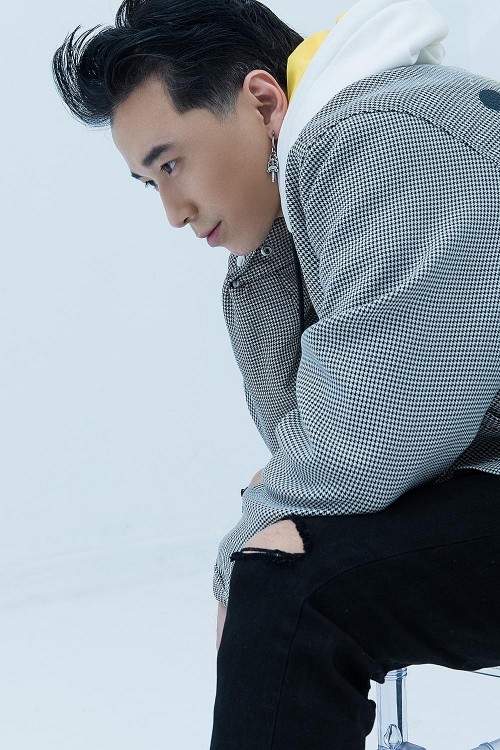 Karik - Rapper điển trai “trong nóng, ngoài lạnh”, theo đuổi hình mẫu lí tưởng là Bi Rain ảnh 6