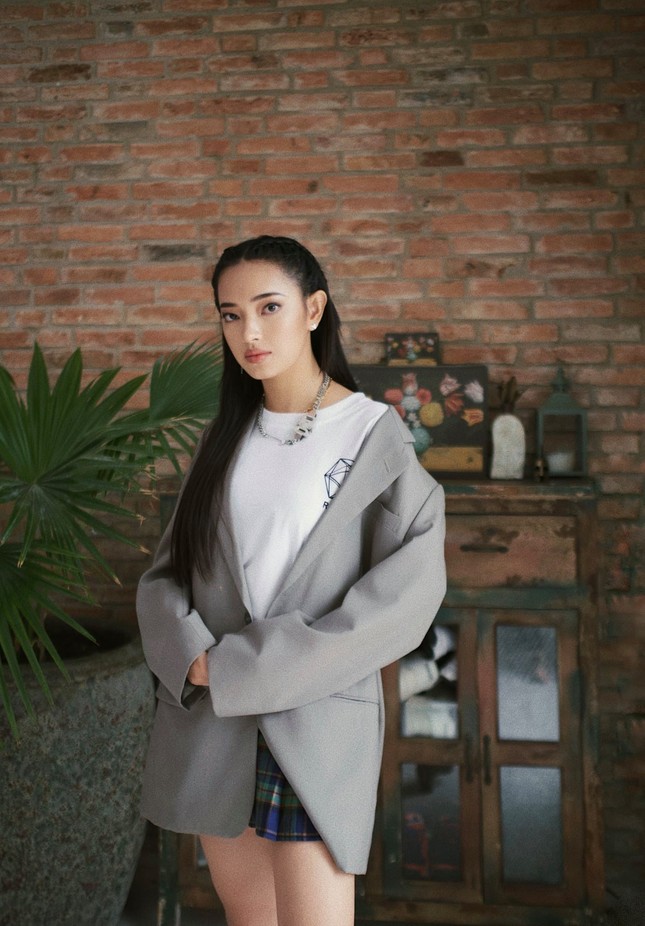 Châu Bùi: Không phải bình hoa di động, chỉ biết chăm chút bề ngoài ảnh 7
