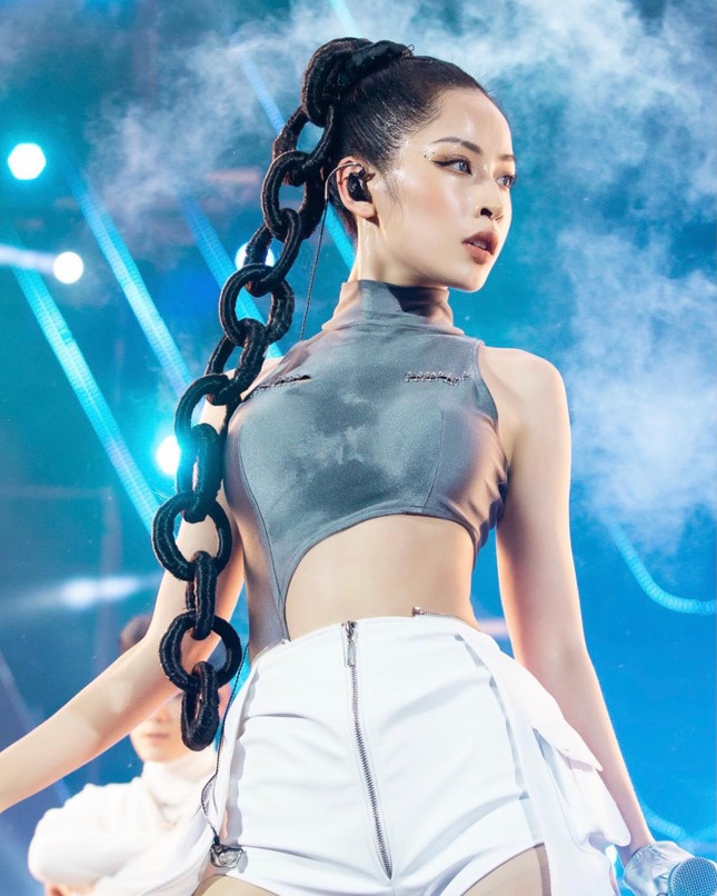 Viết tâm thư dài khi clip hát live phô bị “đào lại”, Chi Pu càng bị phản ứng trái chiều ảnh 2