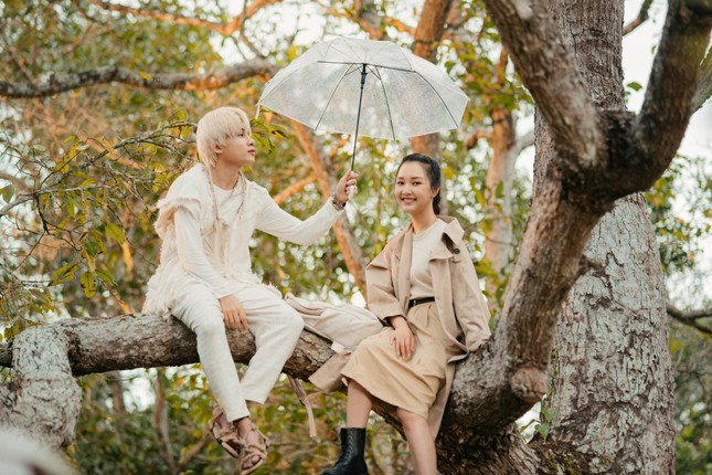 Cô gái được JACK thầm thương trộm nhớ trong MV “Đom Đóm” có vẻ đẹp giống Park Min Young ảnh 2