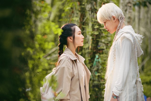 Cô gái được JACK thầm thương trộm nhớ trong MV “Đom Đóm” có vẻ đẹp giống Park Min Young ảnh 1