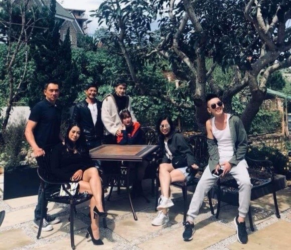 Lộ ảnh Chi Dân - Lan Ngọc bên nhau, showbiz Việt còn bao nhiêu cặp đang bí mật hẹn hò? ảnh 2