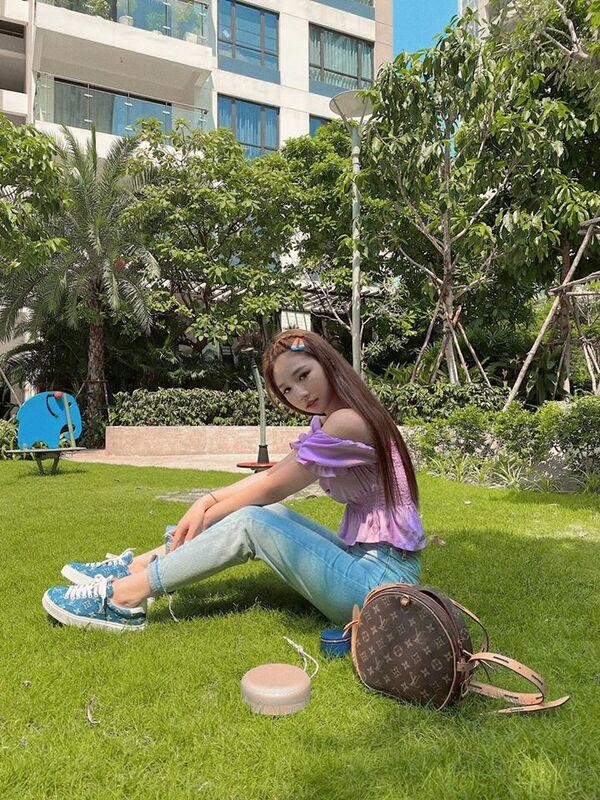 Học sao Việt bắt trend “tím lilac” - Màu sắc thời trang hot nhất mùa Hè năm nay ảnh 5