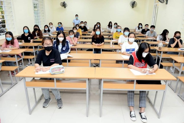 Đại học Kinh tế Quốc dân triển khai phương pháp đào tạo kết hợp trực tiếp và trực tuyến ảnh 4