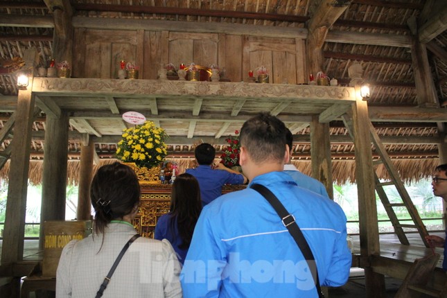 Người nghèo Tuyên Quang xúc động nhận quà của đoàn tình nguyện Trung ương Đoàn ảnh 18