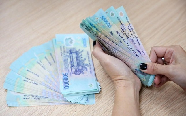 Quy định mới về tiền lương CBCCVC, phụ cấp, trợ cấp có hiệu lực từ năm 2023 ảnh 1