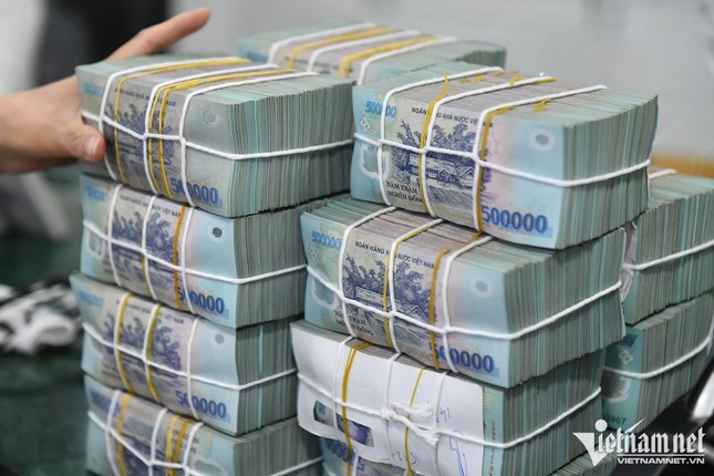 Cho vay để trả nợ ngân hàng khác, bất ngờ lãi cho vay thấp hơn cả huy động ảnh 1