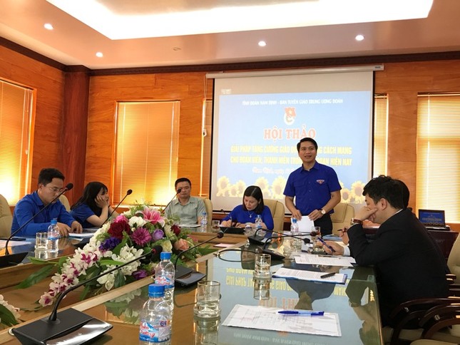 Xây dựng thế hệ trẻ “vừa hồng, vừa chuyên” ảnh 1