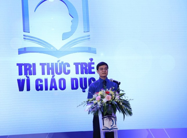 Từ điển cho người M'Nông giành giải 100 triệu đồng sáng kiến vì giáo dục ảnh 2