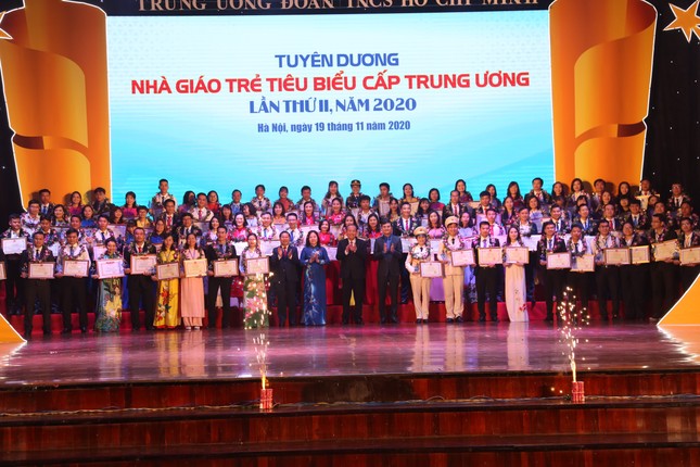 Vinh danh 99 nhà giáo trẻ tiêu biểu ảnh 4