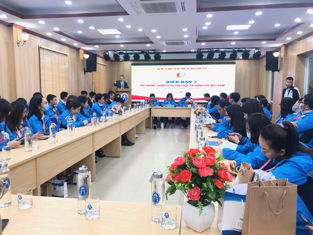 Thu hút tài năng trẻ bằng chính sách tài chính, môi trường làm việc hấp dẫn ảnh 1