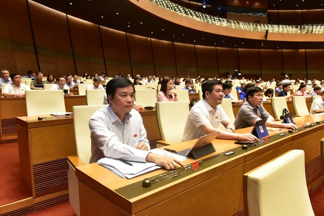 Hà Nội được tự quyết thu phí, tăng phí trên địa bàn ảnh 1