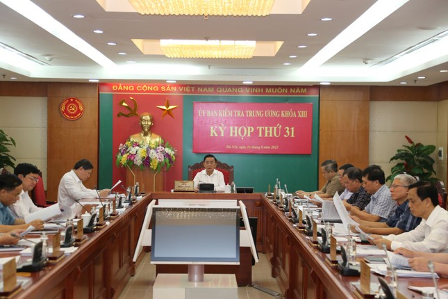 Uỷ ban Kiểm tra Trung ương đề nghị Bộ Chính trị, Ban Bí thư xem xét kỷ luật cán bộ ảnh 1