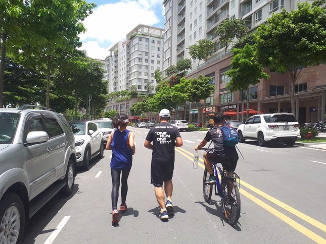 Mục kích 'lò luyện công' của runner Sài thành cho Tiền Phong Marathon ảnh 11