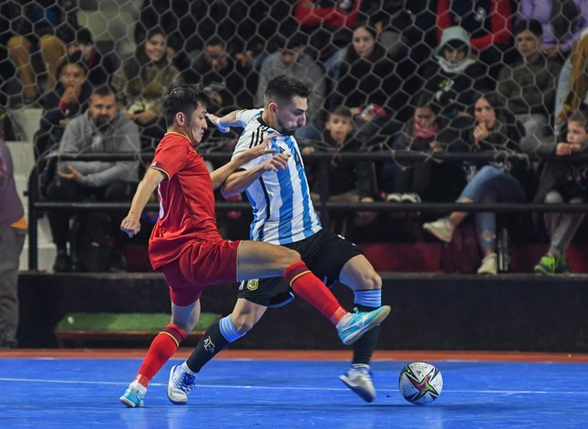 Futsal Việt Nam không tạo được bất ngờ trước đương kim Á quân thế giới ảnh 1