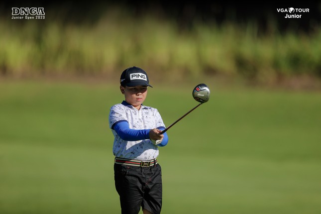 Golfer 8 tuổi vô địch bảng U9 VGA Junior Tour với cách biệt 14 gậy ảnh 1