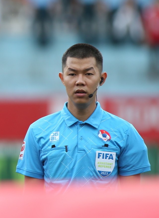 Trọng tài FIFA Việt Nam tham gia điều hành giải U23 Đông Nam Á 2023 ảnh 2
