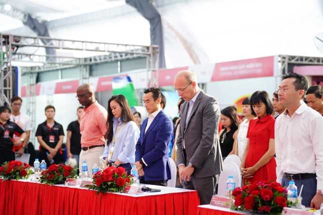 Hơn 9.000 VĐV dự giải Hà Nội Marathon tưởng niệm nạn nhân vụ hỏa hoạn chung cư mini ảnh 1