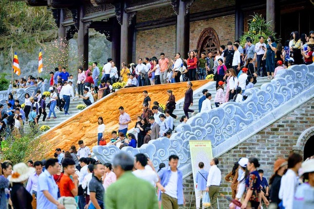 Phó Thủ tướng Trương Hoà Bình đánh trống khai hội chùa Tam Chúc ảnh 4