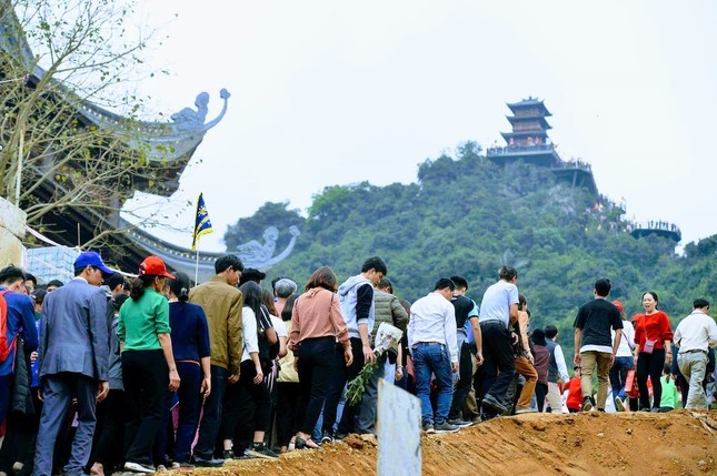 Phó Thủ tướng Trương Hoà Bình đánh trống khai hội chùa Tam Chúc ảnh 6