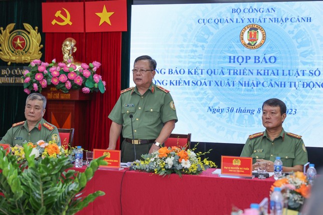 Bước chuyển mình về thủ tục xuất nhập cảnh ảnh 1