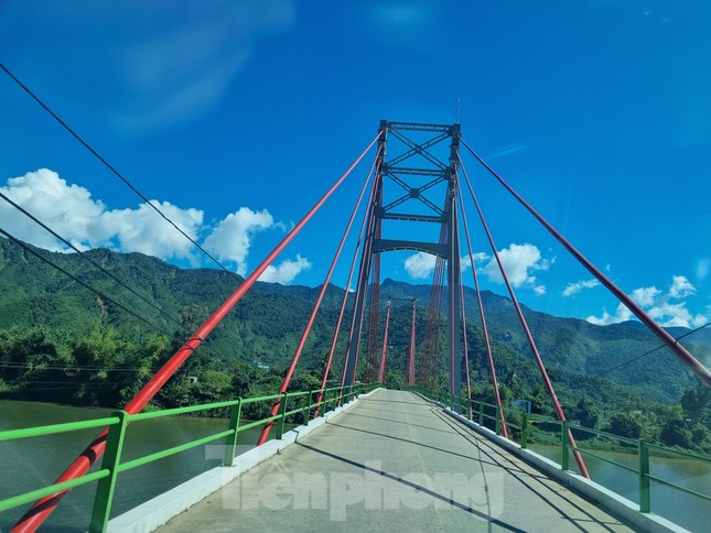 Phụ huynh đem con đến trường cũ 'ngồi không' vì chê trường mới xây 25 tỷ... xa nhà ảnh 9