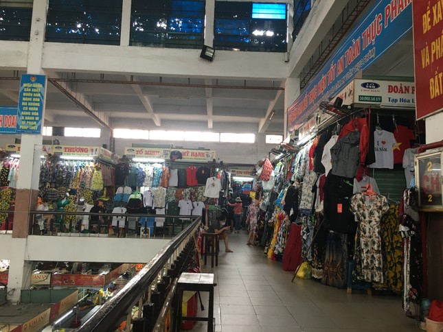 Chợ Hàn thời Covid-19: Nhiều tiểu thương đóng quầy, than trời ảnh 5