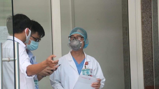Ba ca mắc COVID-19 ở Đà Nẵng xuất viện ảnh 1