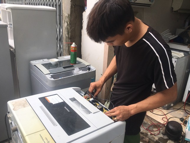 Máy giặt, tủ lạnh bị lũ ngâm, bà con để tui sấy sửa miễn phí cho ảnh 5