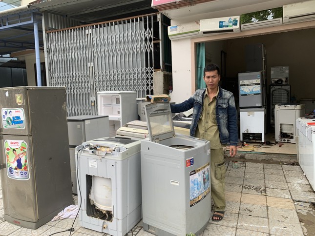 Máy giặt, tủ lạnh bị lũ ngâm, bà con để tui sấy sửa miễn phí cho ảnh 6