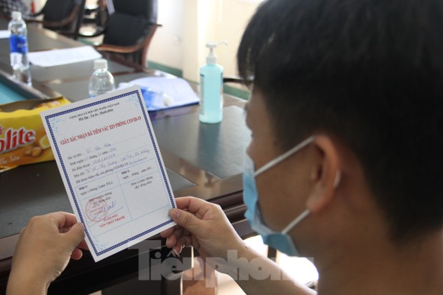 Đà Nẵng: Những nhân viên y tế đầu tiên được tiêm vắc-xin ngừa COVID-19 ảnh 8