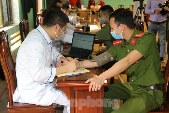 Hơn 200 chiến sĩ Công an tỉnh Bắc Ninh hưởng ướng lời kêu gọi hiến máu cứu người ảnh 3