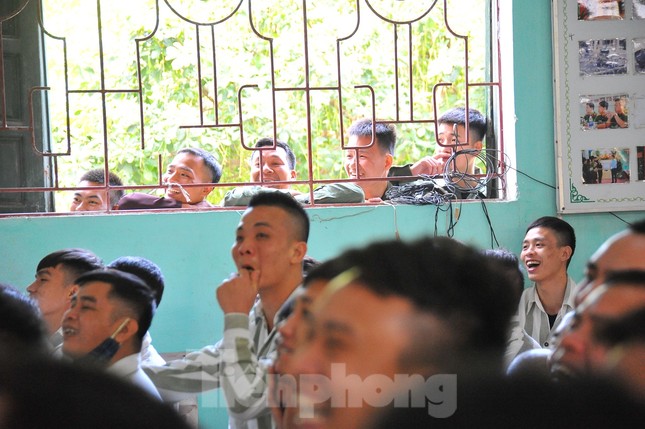 Phạm nhân nức nở với chương trình văn nghệ 'Tiếng hát tình đời' ảnh 3