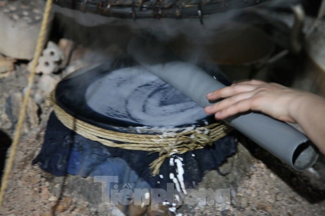 Làng nghề bánh đa nem Thổ Hà tất bật vào vụ Tết ảnh 8