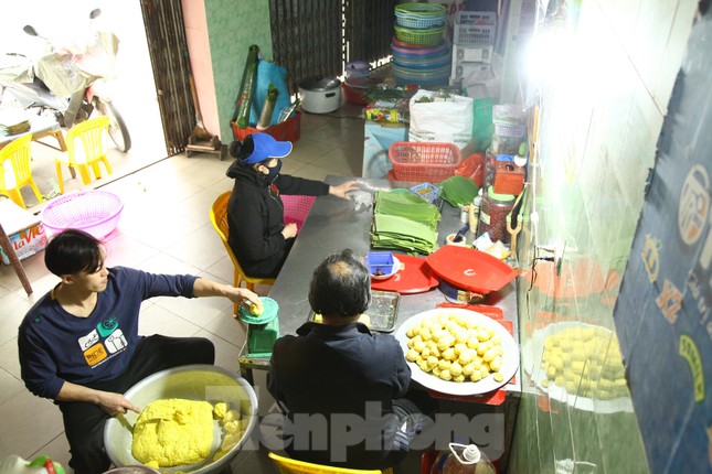 Làng nghề bánh phu thê ngon nức tiếng Bắc Ninh hối hả vào vụ Tết ảnh 9