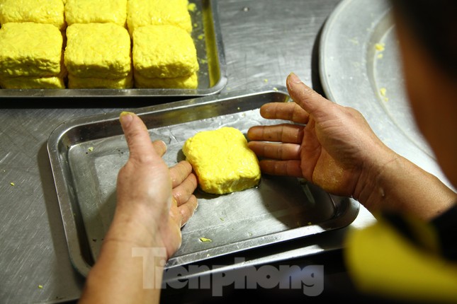 Làng nghề bánh phu thê ngon nức tiếng Bắc Ninh hối hả vào vụ Tết ảnh 12