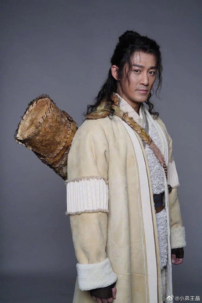 Lâm Phong gây sốc khi "cưa sừng" làm Trương Vô Kỵ trong "Tân Ỷ Thiên Đồ Long Ký" 2021 ảnh 2