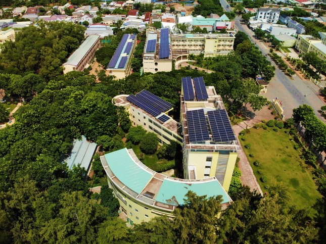 Ngắm khuôn viên Đại học Trà Vinh - ngôi trường lọt Top 200 Đại học xanh phát triển bền vững ảnh 10