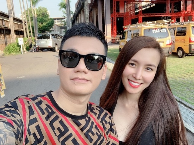 Sao Việt 24H: Khắc Việt đón tin vui, Á hậu Kim Duyên đích thân trao quà cho người dân ảnh 1